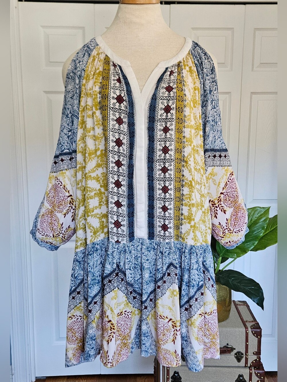 La Classe Couture Boho-chic Whimsical Ethereal Cold Shoulder Mini Dress Size M